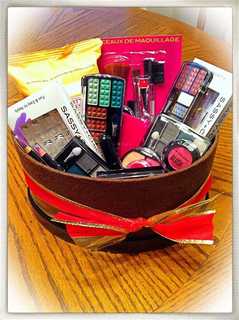 makeup gift hamper|good makeup gifts for girlfriend.